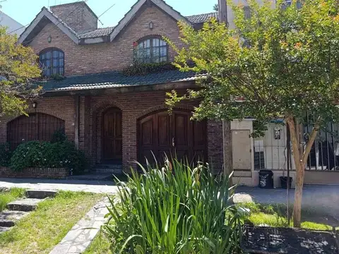 VENTA CASA A REFACCIONAR 6 AMBIENTES  BELLA VISTA