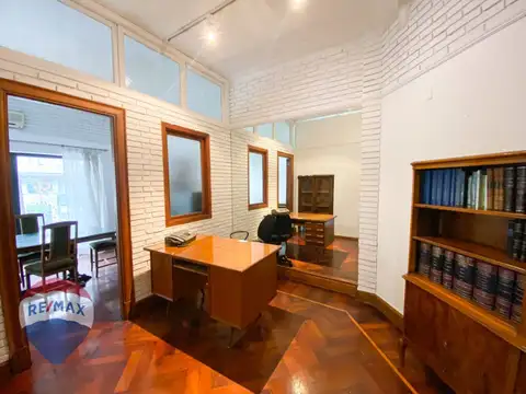 Avenida Presidente Roque Sáenz Peña 900