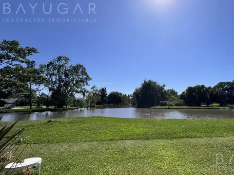 Casa 5 ambientes con 4 baños