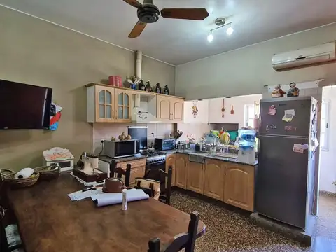 Casa 6 ambientes con 3 baños