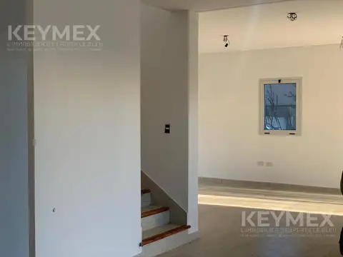 Casa 4 ambientes con 6 baños