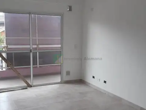 Departamento en Venta en Jose Leon Suarez, USD 68.000