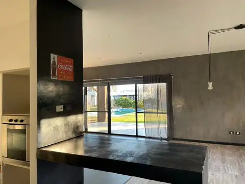 Venta Casa 5 ambientes con Pileta en Barrio Cerrado Alamo Alto