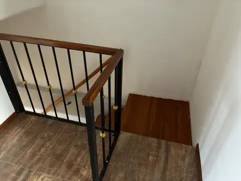 Depto Tipo Casa 4 ambientes con 2 baños