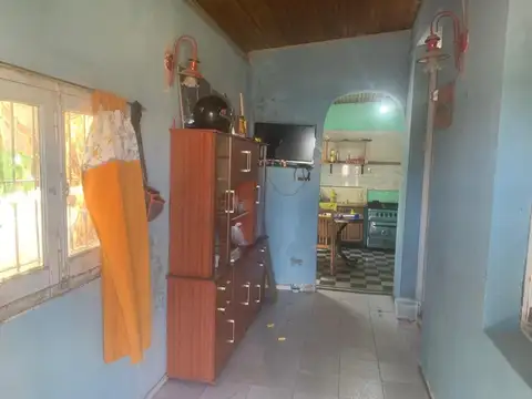 Casa 2 ambientes con 1 baño
