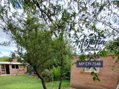 Casa en Venta con 2 cocheras