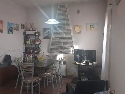 Depto Tipo Casa 2 ambientes con 1 baño