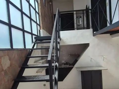 Depto Tipo Casa en Venta 8 años