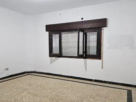 Importante Inmueble en Venta! Sobre esquina!