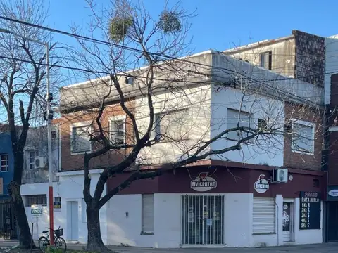 Importante Inmueble en Venta! Sobre esquina!