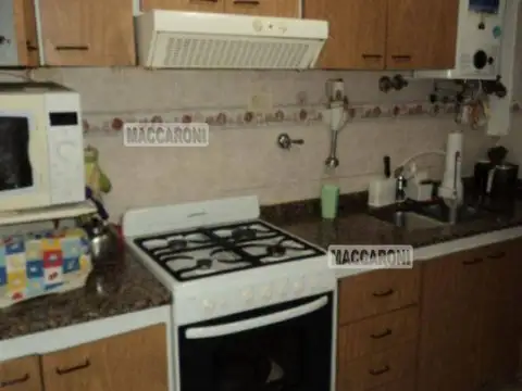 Depto Tipo Casa 4 ambientes con 2 baños