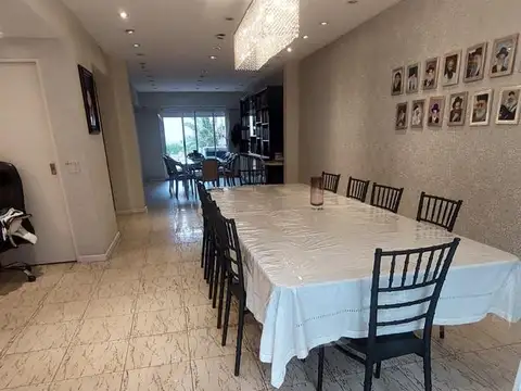 Depto Tipo Casa en Alquiler de 7 ambientes