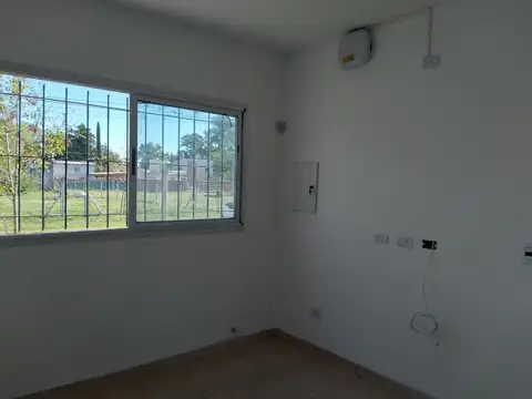 VENTA CASA 3 AMBIENTES - FCO. ALVAREZ - MORENO