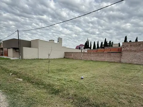 VENTA TERRENO BARRIO ALBORADA