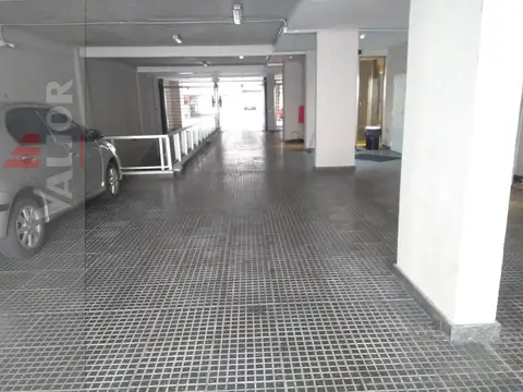 Cochera fija en edificio de categoría 