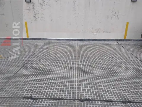 Cochera fija en edificio de categoría 