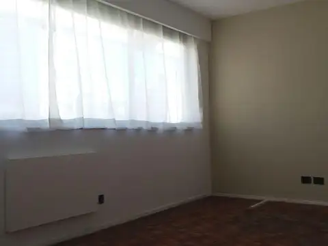 Oficina-Acepta permuta por departamento de mayor valor ó vehículo