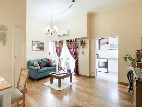 Maipu al 300 entre Alsina y Laprida