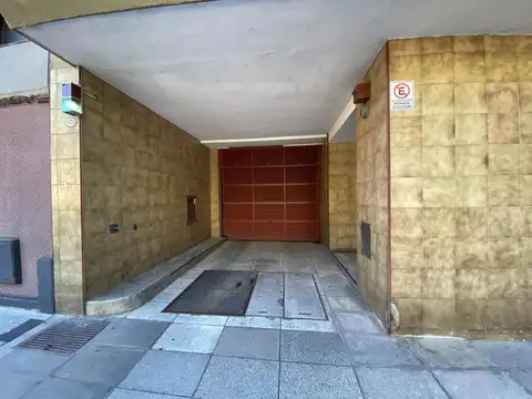 Se vende cómoda cochera en subsuelo en Recoleta