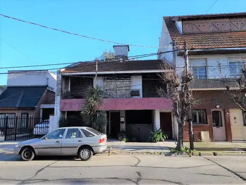 Chalet 4 ambientes venta  Ramos Mejia