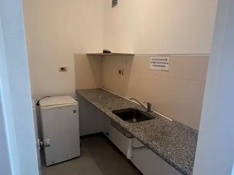 OPORTUNIDAD! SE VENDE OFICINA CON RENTA