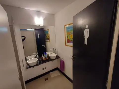 Oficina en Alquiler con 2 cocheras