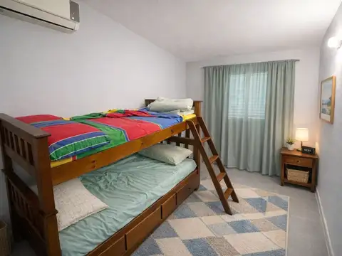 CASA EN VENTA - BARRIO VINALAR- 3 DORMITORIOS