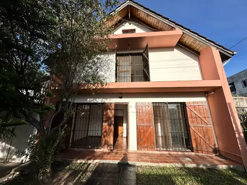 En venta Casa de 119 m2 con parque a 30 mts de Gaspar Campos - Apta credito hipotecario