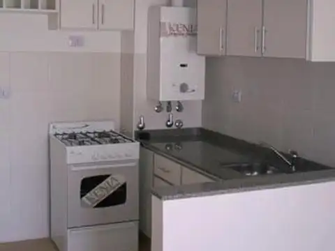 Excelente Monoambiente con cochera y balcón, orientación Nor