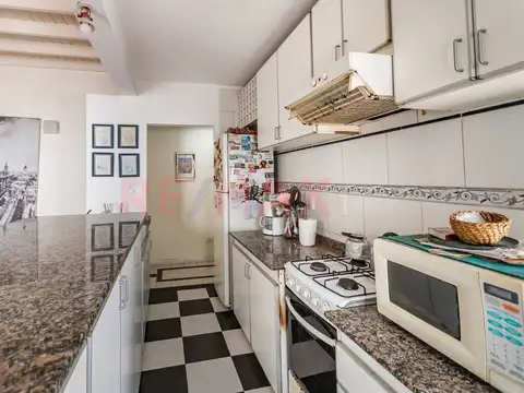 CASA COCHERAS JARDÍN 332 m2 Monte Grande