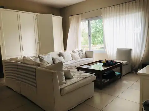 Casa 6 ambientes con 3 baños