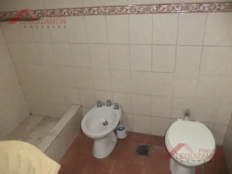 CASA - 145m2 - AMPLIA TERRAZA - SIN EXPENSAS - EXCELENTE UBICACION