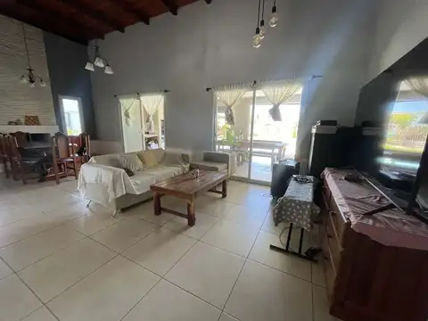 Casa en Alquiler en Countries y Barrios Cerrados en Pilar, USD 4.000