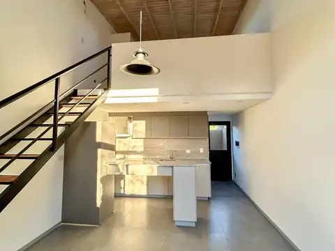 Depto Tipo Casa 2 ambientes con 1 baño