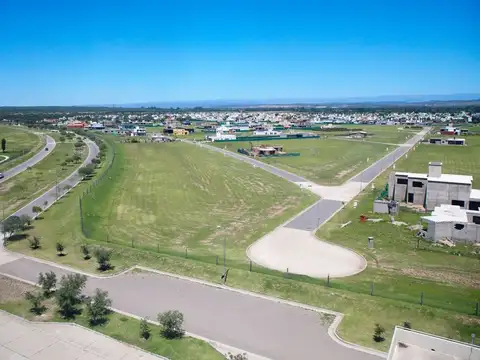 TERRENO FRENTE ESPACIO VERDE HEREDADES SIETE SOLES
