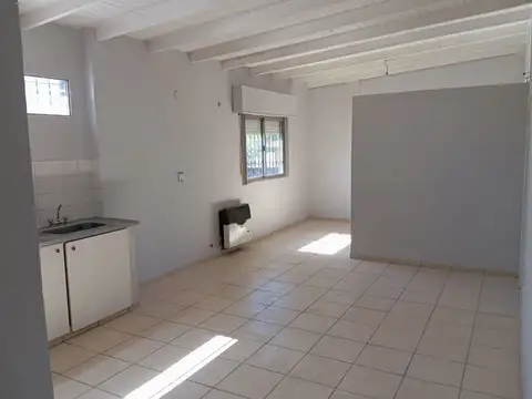 Departamento con balcón en inmejorable ubicación!