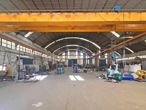 NAVES INDUSTRIALES Y/O LOTES - ZONA INDUSTRIAL
