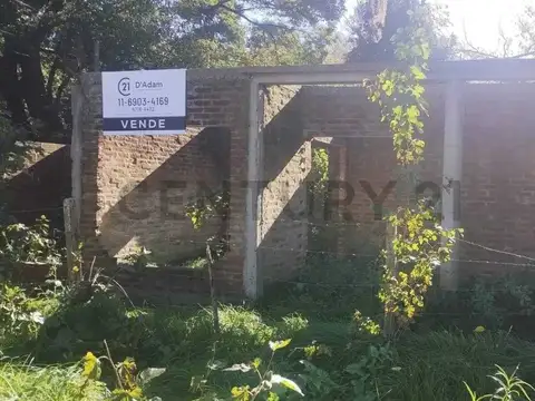 VENTA DE 2 TERRENOS CON CONSTRUCCION EN GRAL. RODRIGUEZ - Estrada y Gabriela Mistral. BAJO DE PRECIO