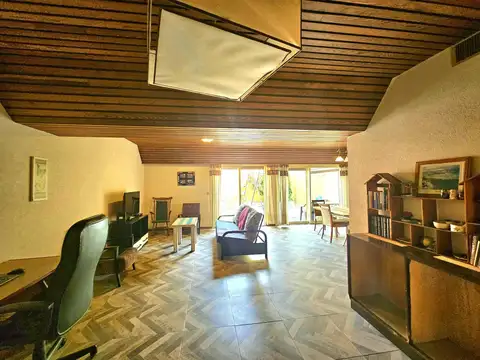 Joaquin V Gonzalez al 2600