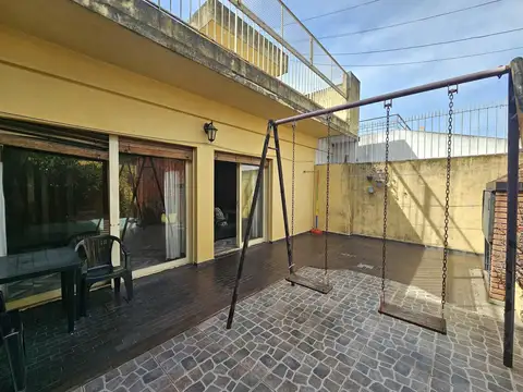 Depto Tipo Casa 5 ambientes con 2 baños