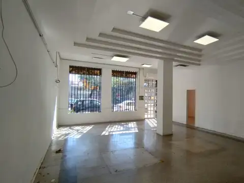 Alquiler local sobre avenida 27 de Febrero