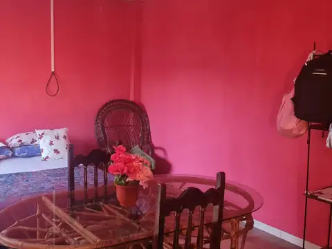 Casa 7 ambientes con 2 baños