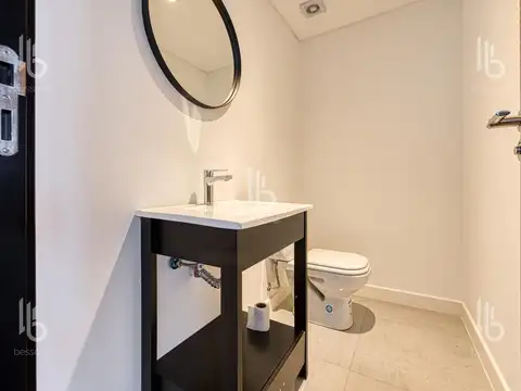 Oficina 4 ambientes con 2 baños