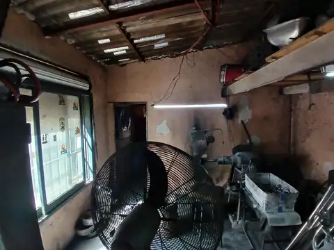 Galpon en Venta 50  mts Fondo