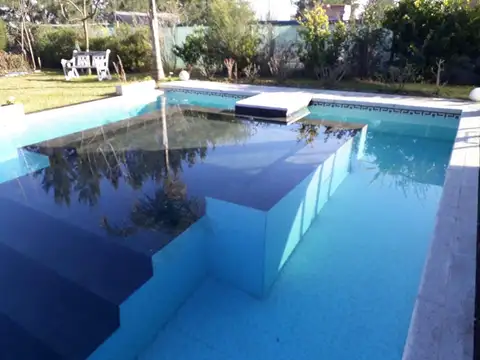 CASA 2 PLANTAS, 6 AMB, GRAN PISCINA S/ LOTE 800M