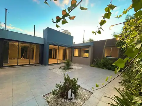 OPENHOUSE vende hermosa casa reciclada