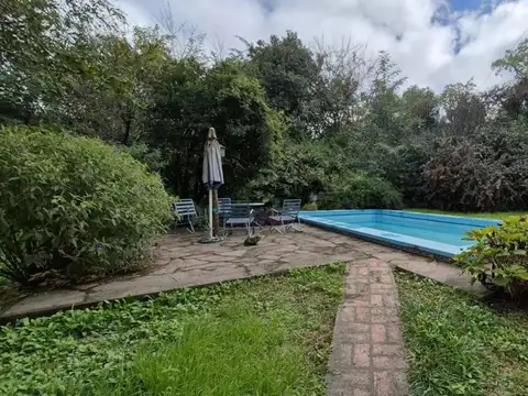 Casa en Venta con 2 cocheras