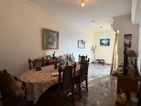 2 AMBIENTES, COCINA INDEP, BAÑO COMPLETO, AMPLIO LIVING COMEDOR