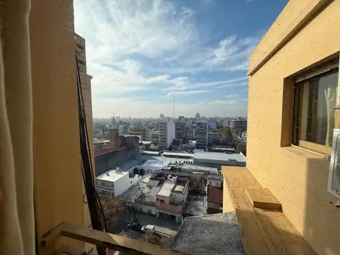 2 AMBIENTES, COCINA INDEP, BAÑO COMPLETO, AMPLIO LIVING COMEDOR