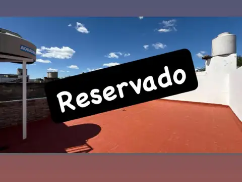 Venta de PH de 3 amb con terraza en Parque Avellaneda